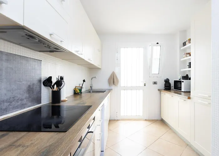 Hébergement de vacances Casa Uamisun With Seaview & Pool