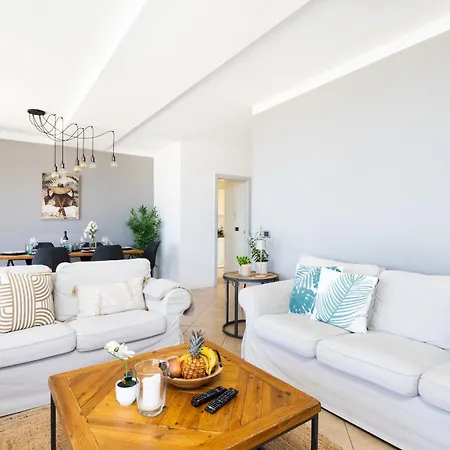 Casa Uamisun With Seaview & Pool Semesterbostad